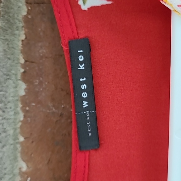 West Kei Red Floral Wrap Blouse, Size Small - Picture 2 of 7